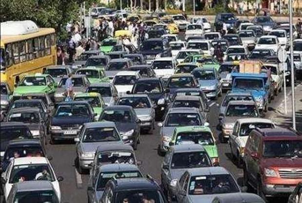 ترافیک سنگین در بزرگراه های پایتخت در روز اول مهر