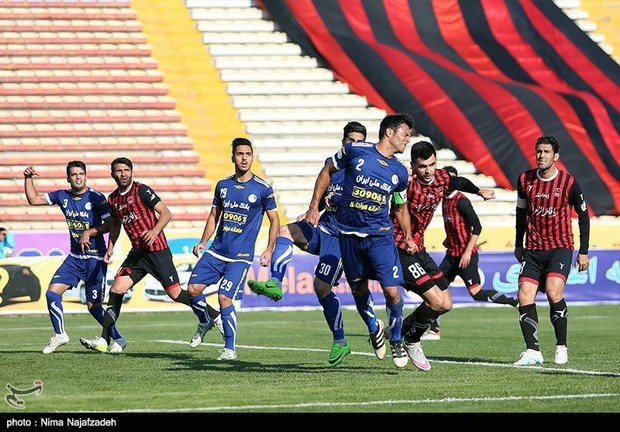 نیمه نخست بازی استقلال خوزستان و سایپا بدون گل پایان یافت