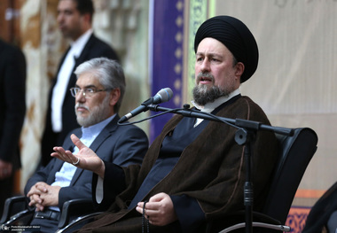 سید حسن خمینی: منافع ملی و اسلامی در شرایط مختلف اقتضائات مختلفی دارد/ در هر شرایطی باید «عزت» را رعایت کرد/ امروز رهبر انقلاب با حساسیت مراقب این موضوع مهم هستند/ عزت به شرطی فراگیر می‌شود که تک تک مردم عزت کشور را عزت خود بدانند