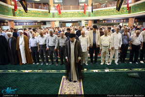 نماز عید فطر در حسینیه شماره 2 جماران 