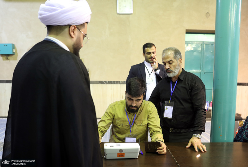 انتخابات ریاست جمهوری چهاردهم در حسینیه جماران - 1