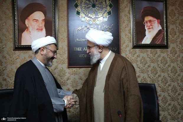 توقیعُ مذکرةِ تفاهمٍ بین مؤسسةِ تنظیمِ ونشرِ تراث الإمامِ الخمینی ومجمعِ أهلِ البیت (ع)