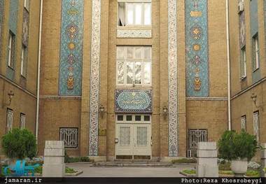 رسانه ملی فرصت را به کسانی می دهد که هنوز دست از عقده گشایی برنداشته اند/
زمان تردستی ژورنالیستی مدتهاست بسر رسیده است