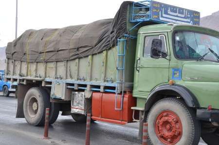 13 میلیارد ریال کالای قاچاق از چهار کامیون در دشتستان کشف شد