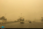 آلودگی هوای اهواز به ۷۰ برابر حد مجاز رسیده و مردم در خانه‌ها محبوس شدند