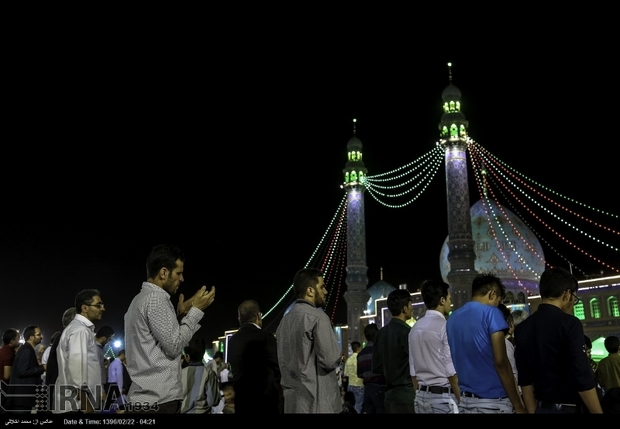 جلوه هایی از آیین جشن نیمه شعبان در مسجد جمکران