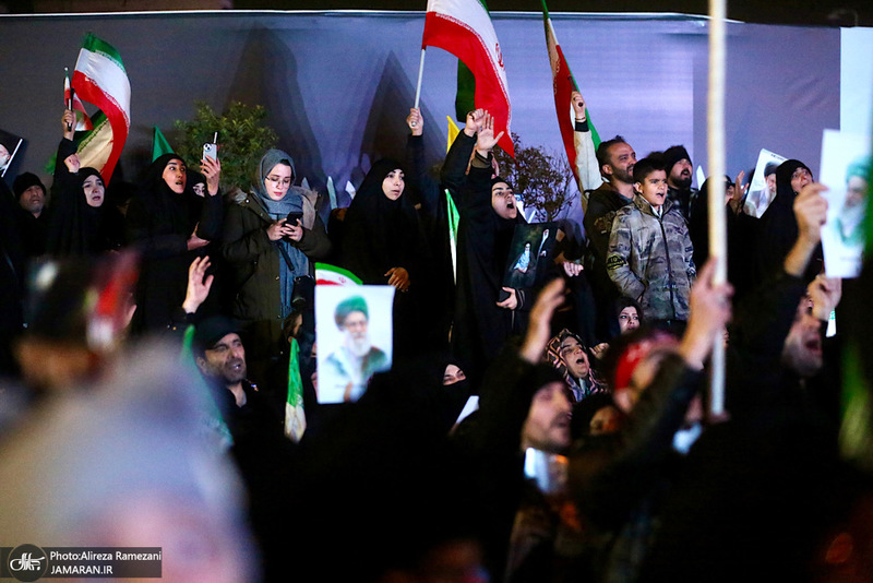 تجمع مردمی در میدان انقلاب اسلامی تهران