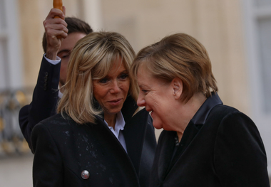 عکس/ پیرزن 101 ساله‌ صدر اعظم آلمان را با بانوی اول فرانسه اشتباه گرفت
