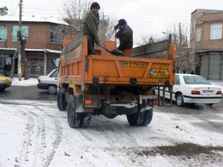 220 تن نمک برای برف روبی خیابان های اراک استفاده شد