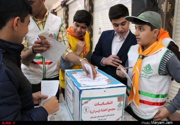 گزارش تصویری انتخابات مجامع اعضاء و مربیان سازمان دانش آموزی استان خوزستان