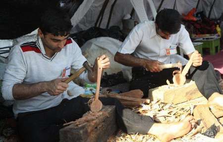جوانان علاقمند به صنایع دستی با مهارت آموزی می توانند به اشتغالی با ضریب مثبت برسند