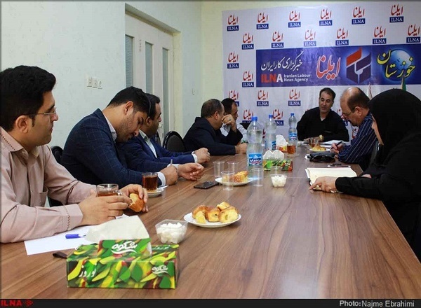 اولین جلسه هیات اجرایی خانه کارگر خوزستان برگزار شد  اعضا حکم گرفتند