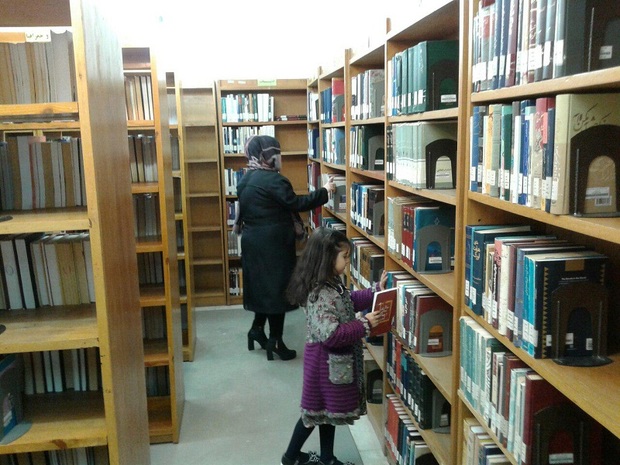 اجرای طرح کتابخانه گردی در مهریز آغاز شد