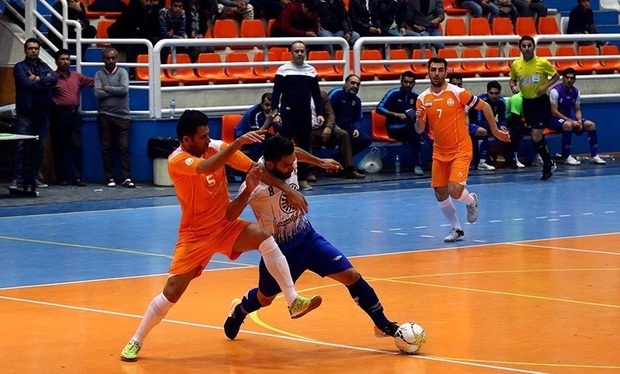 تیم های فارس، یک برُد و 2 شکست در فوتسال کشور کسب کردند