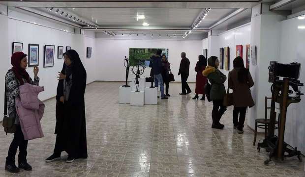 نمایش 28 اثر دهمین جشنواره هنرهای تجسمی فجر در آذربایجان غربی