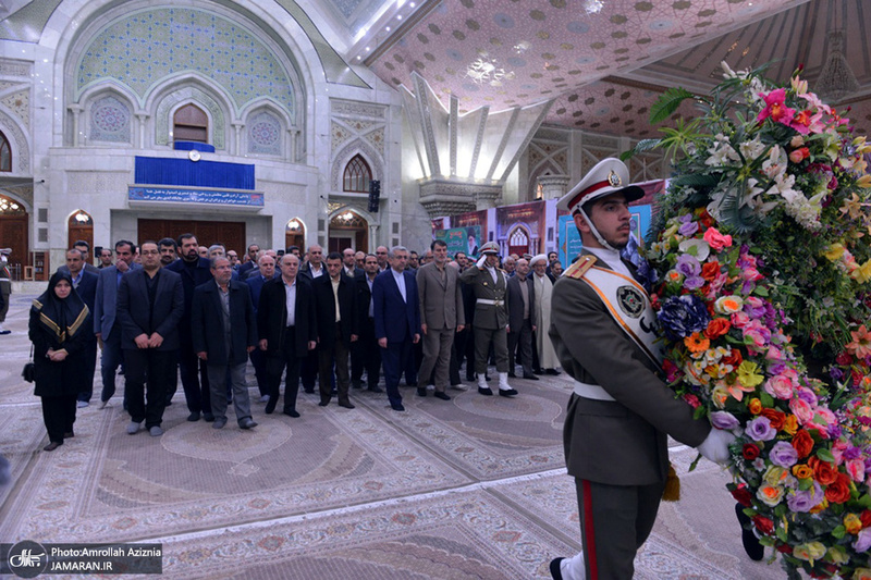 تجدید میثاق وزیر و کارکنان وزارت نیرو با آرمان های امام خمینی(س)