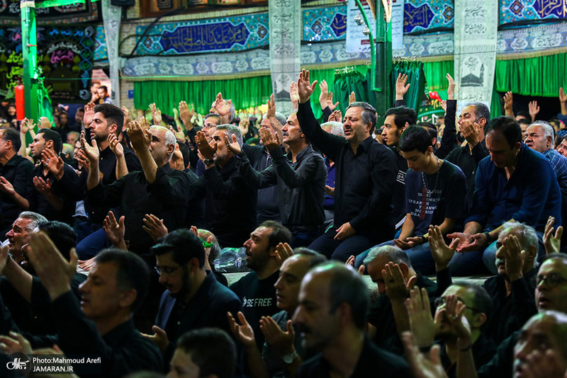 آیین سنتی نخل گردانی و عزاداری ظهر عاشورا در تکیه بزرگ تجریش