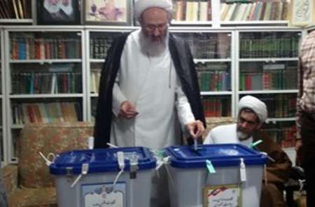 عضو جامعه مدرسین: ملت ایران با هر دین و مذهب و گرایشی در انتخابات شرکت کنند