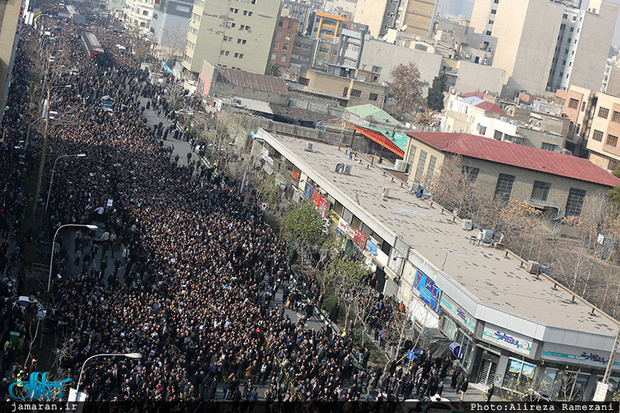 حداقل دو و نیم میلیون نفر در مراسم تشییع پیکر آیت‌الله هاشمی حضور داشتند