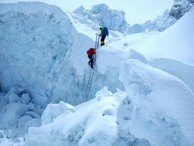 کوهنوردان زنجانی پس از 15 ساعت تلاش نجات یافتند
