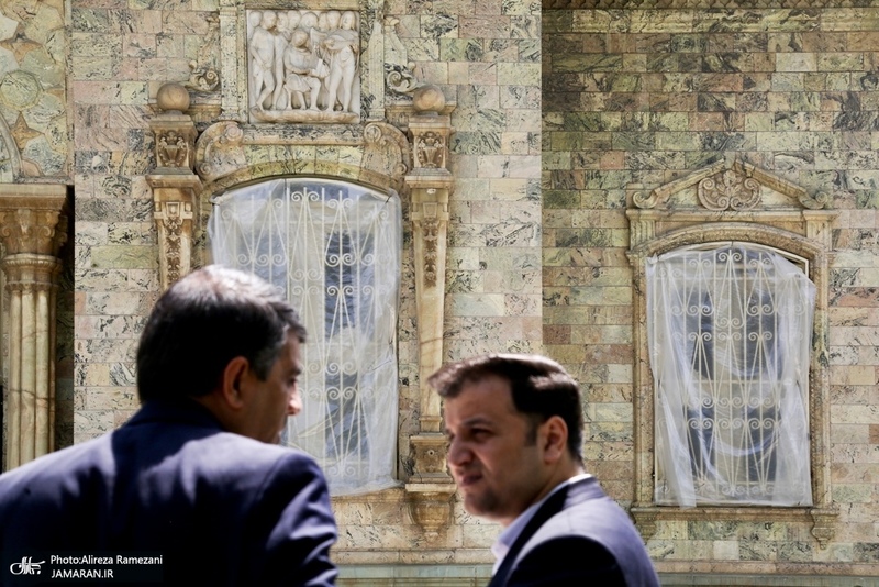 خسارات برجاى مانده از جنگ رمضان در كاخ سعد آباد