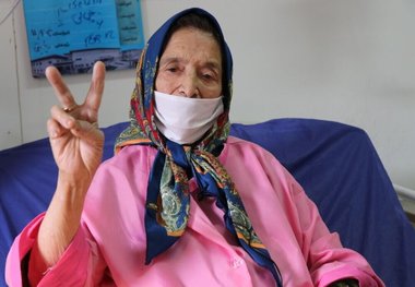 پیرزن ۹۱ ساله بابلی کرونا را شکست داد/ عکس