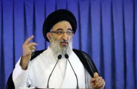انتخاب مقام معظم رهبری از الطاف خداوند در حق مردم ایران است