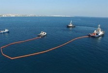 چرا ترامپ از طرح  تجاوز به جزیره خارک عقب نشینی کرد؟