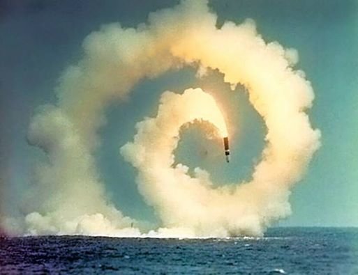 شکست انگلیس در آزمایش یک موشک هسته‌ای در نزدیکی سواحل آمریکا