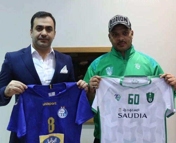 رونمایی از پیراهن استقلال و الاهلی +عکـس
