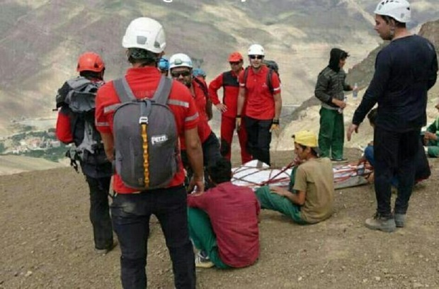 جوان 24 ساله بر اثر سقوط از قله کوهسار تهران جان باخت