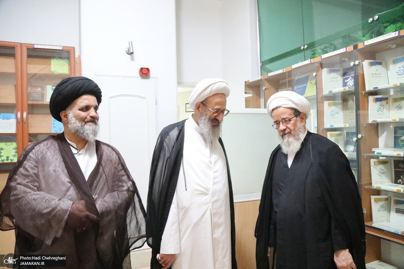نکوداشت هفتادمین سال تالیف کتاب «منتخب الاثر فی الامام الثانی عشر» تالیف آیت الله صافی گلپایگانی (ره)
