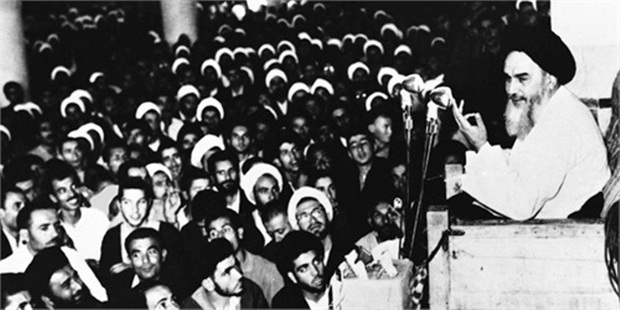 15 خرداد سند جنایت پهلوی و سرآغاز نهضت انقلاب بود