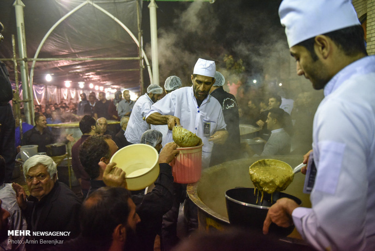  پخت ۸۴ هزارکیلو آش نذری در شیراز+ تصاویر