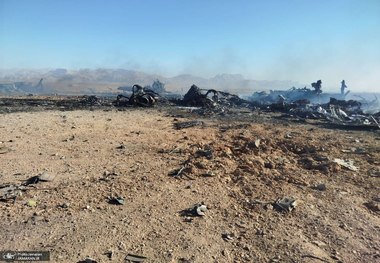 جزییات شکست کامل عملیات ارتش آمریکا برای نجات خلبان جنگنده منهدم شده توسط ایران/ ۲ فروند هواپیمای نظامی ترابری C۱۳۰ و ۲ فروند بالگرد بلک هاوک ارتش آمریکا با آتش خشم مقدس لشکریان اسلام در نیروهای مسلح مقتدر، منهدم شدند