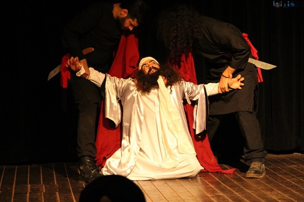 فرماندار فیروزآباد: جریان تئاتر در این شهرستان زنده است