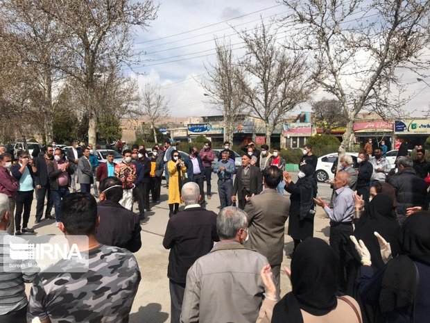 جمعی از مردم شاهرود نسبت به برکناری شهردار این شهر اعتراض کردند
