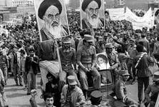 امام خمینی و انقلاب در بطن جامعه