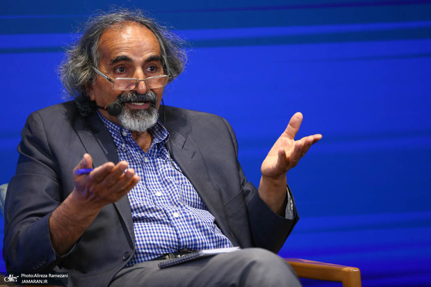 پاسخ آزاد ارمکی به سخنان وحید جلیلی: بنیادگرایان جامعه را به سمت فروپاشی برده‌اند، نه جامعه‌شناسان/ اساسا مدیران صداوسیما برای ستیز با افکار عمومی انتخاب شده‌اند/ دانشگاه‌های ما توسط بنیادگراها تصاحب شده‌اند