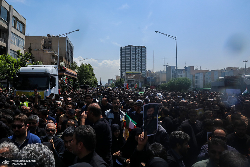 تشییع باشکوه پیکر رئیس جمهوری و یارانش در تهران
