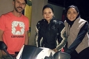 امین حیایی و همسرش با بانوی موتورسوار ایران/ عکس