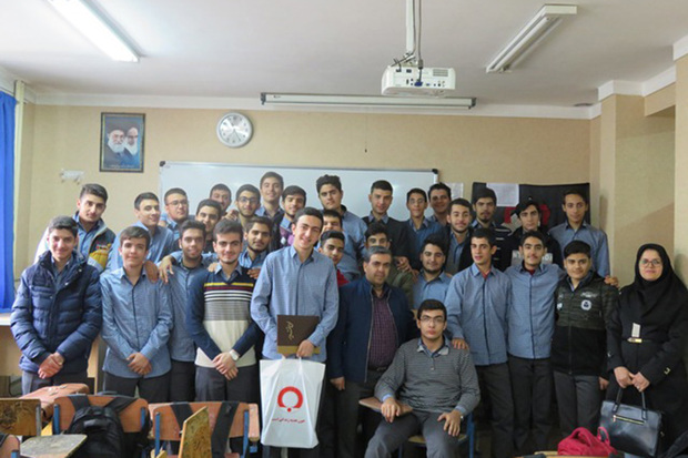 دانش آموزان زنجانی در اهدای خون پیشگام شدند