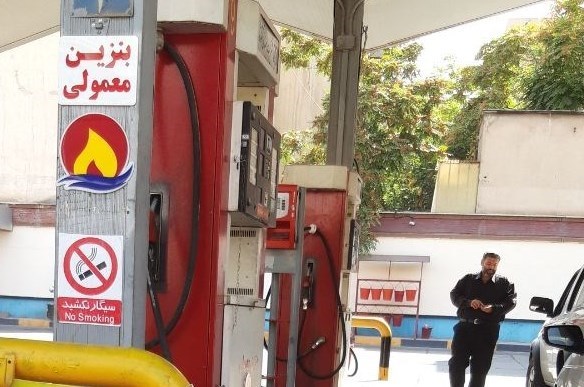 نخستین تغییر در پمپ بنزین‌های تهران در آستانه الزامی شدن کارت سوخت شخصی+ عکس
