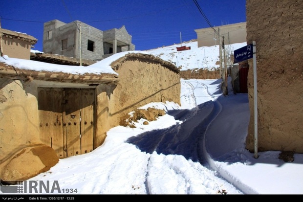 بارش برف راه ارتباطی 25 روستای آذربایجان شرقی را بست