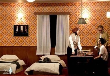 نوید محمدزاده، گوهر خیراندیش و رامبد جوان تئاتر کار می‌کنند
