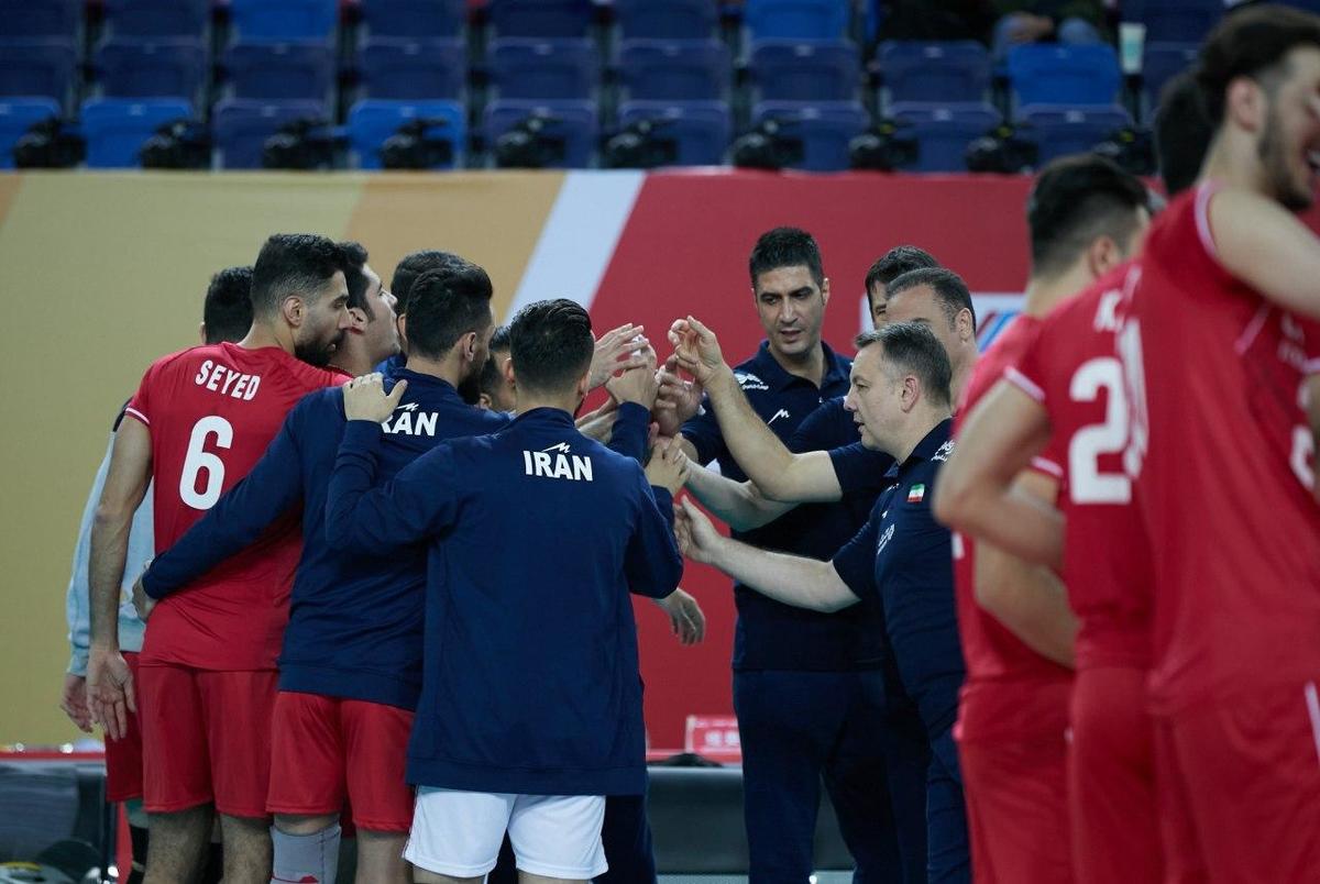 سرمربی تیم ملی والیبال ایرانی است یا خارجی؟