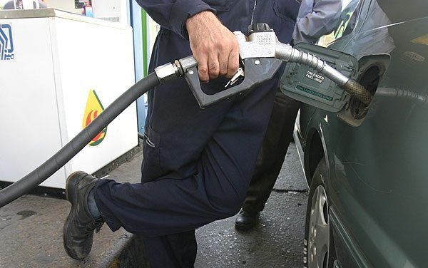 خطر انتقال کرونا در پمپ های بنزین جدی است/ نکاتی که باید رعایت شود