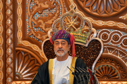 پادشاه عمان به خواست معترضان تن داد