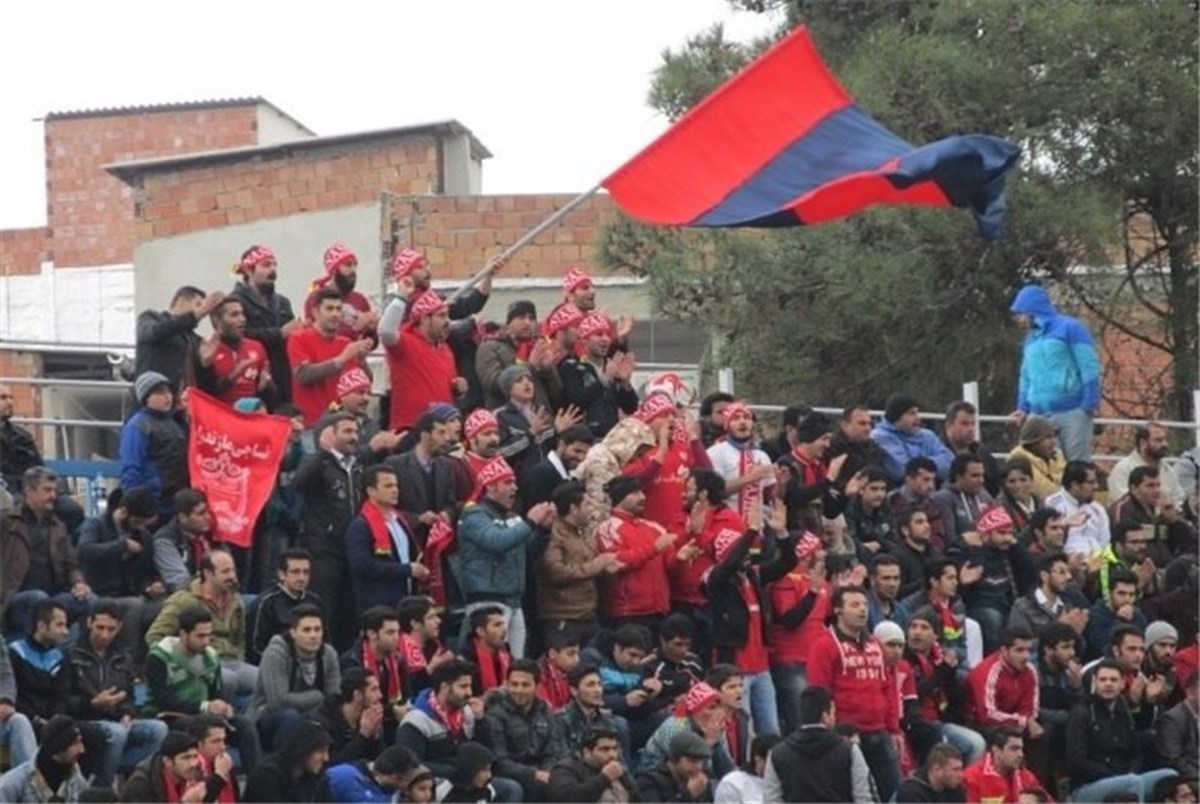 فدراسیون فوتبال از تماشاگران نساجی تقدیر کرد