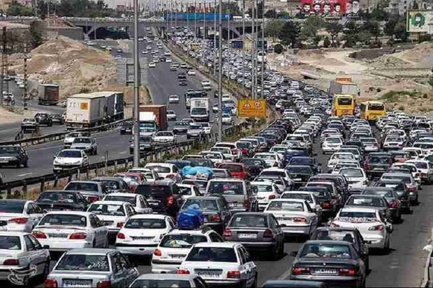 بیشترین تردد خودروها در محورهای اصفهان به کاشان و شهرضا است